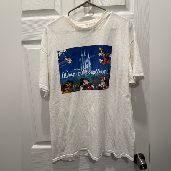 Disney Adult Shirt - Walt Disney World Mickey And Friends Postcard Tee Size XL. - Picture 2 of 4